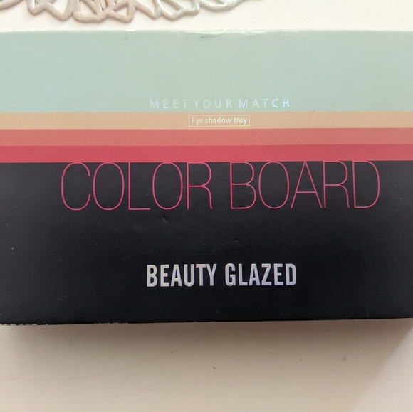 Beauty Blaze Rainbow Palette - Picture 2 of 2